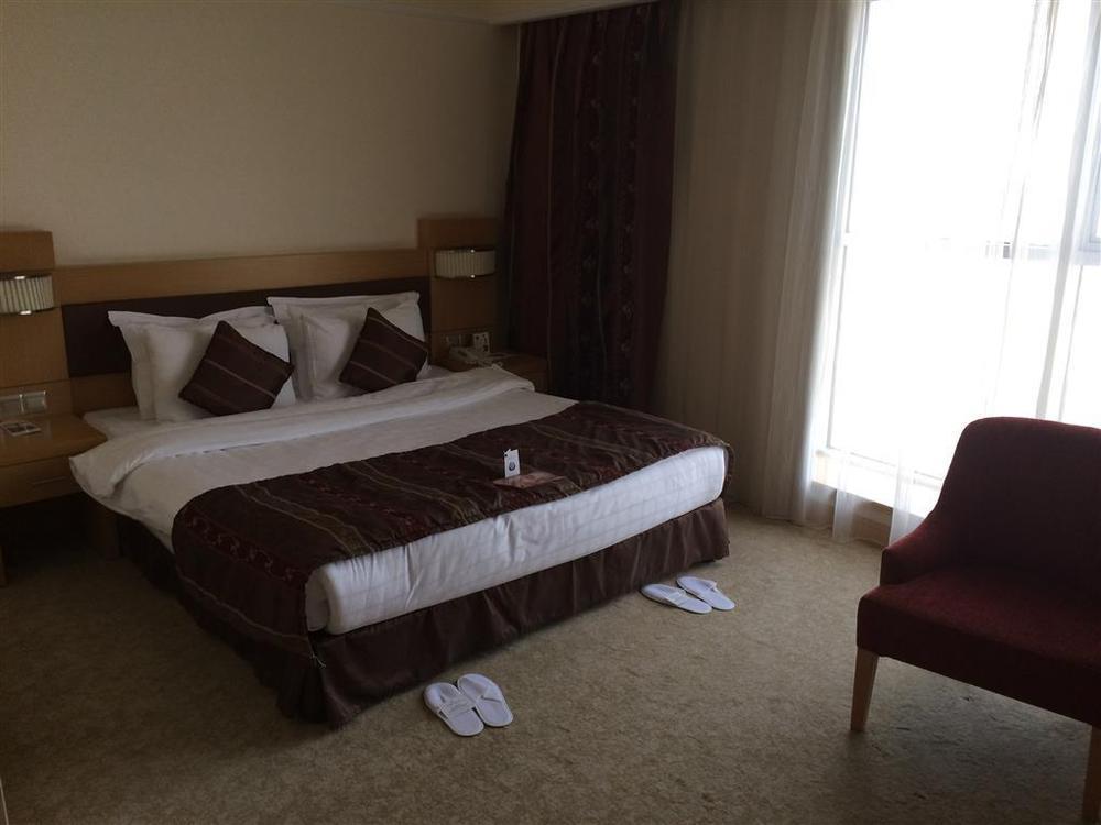 Grand Pasha Luxury Central Nicosia Hotel & Casino Zimmer foto